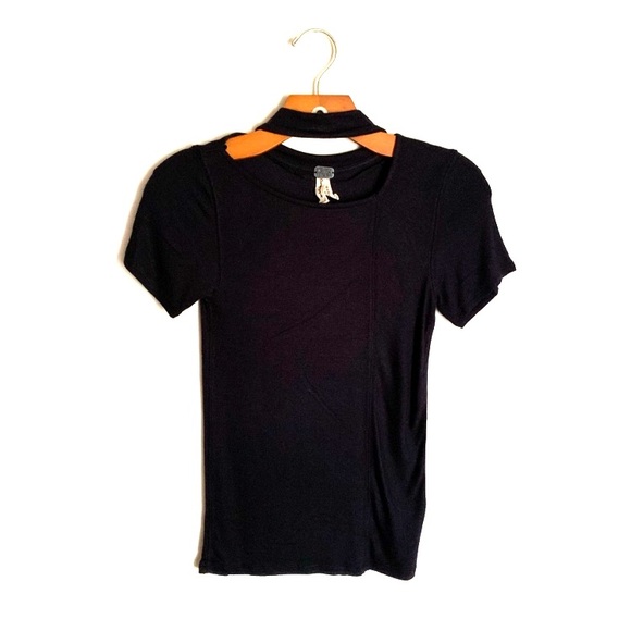 🌸 WE THE FREE Fitted Neck Cutout Top - Picture 2 of 7